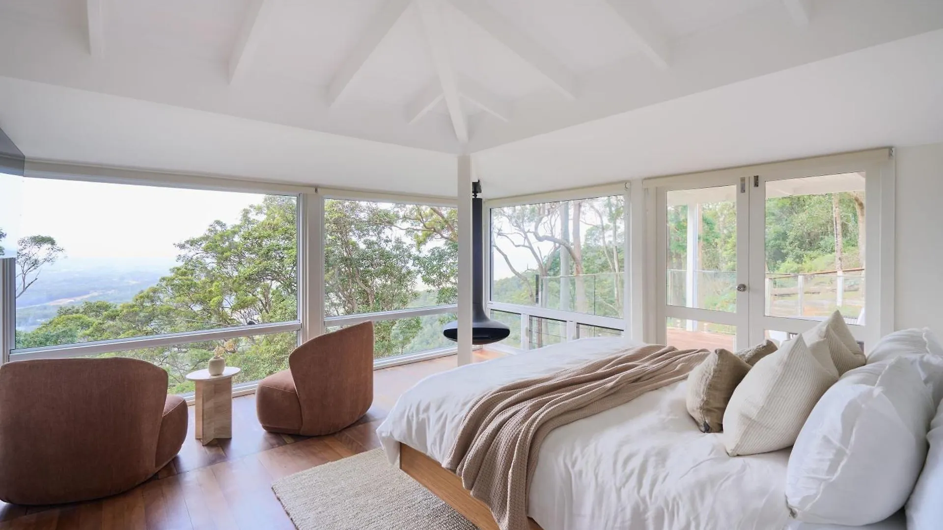 Karma Suites - Heart Of Montville Apartment