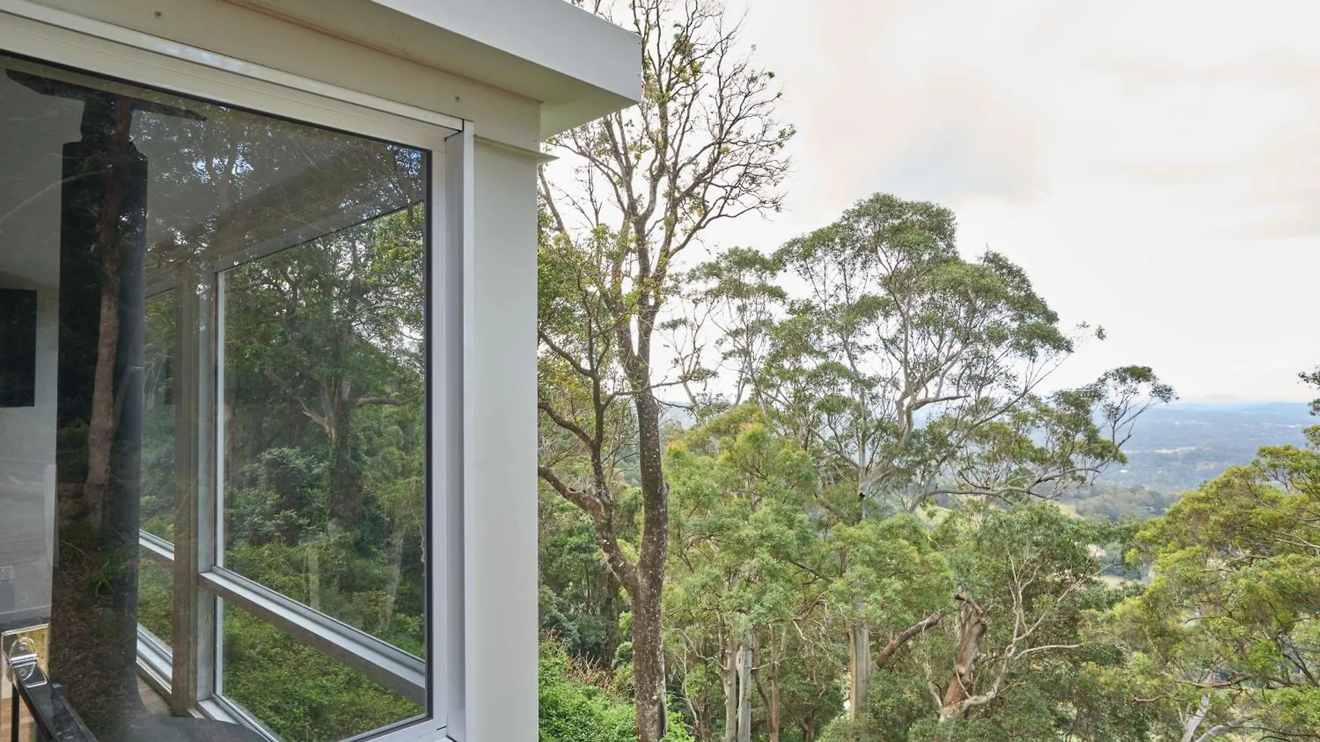 Karma Suites - Heart Of Montville Apartment