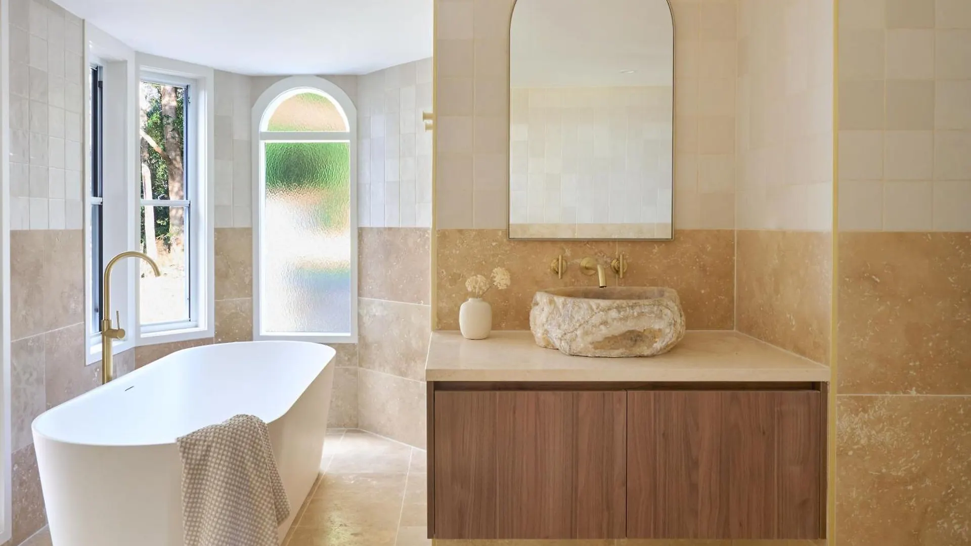 Karma Suites - Heart Of Montville Apartment